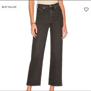 Levi’s Ribcage Straight Ankle Jeans in Feelin’ Cagey